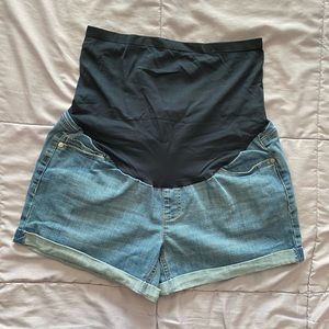 Maternity shorts